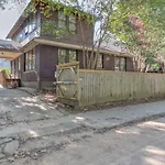 1927 Family Craftsman Cottage - Ideal Location